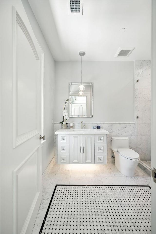 San Mateo, California, 94402, United States, 4 Bedrooms Bedrooms, ,6 BathroomsBathrooms,Residential,For Sale,1836989