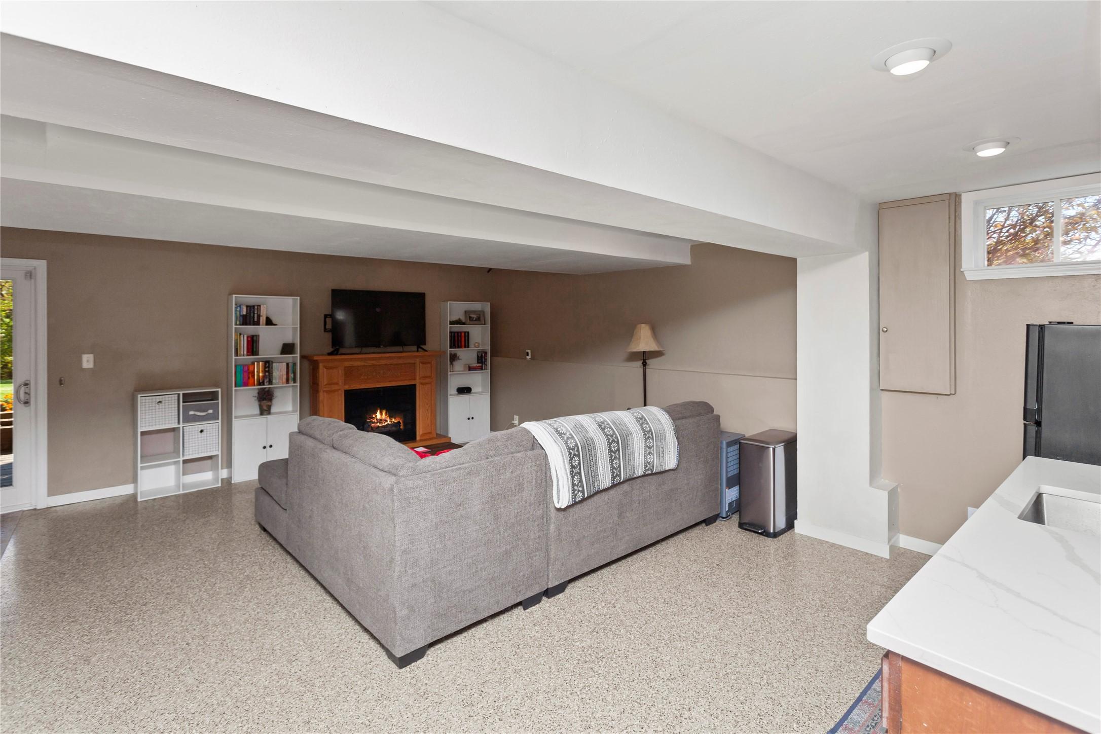 Ankeny, Iowa, 50021, United States, 5 Bedrooms Bedrooms, ,4 BathroomsBathrooms,Residential,For Sale,1976542