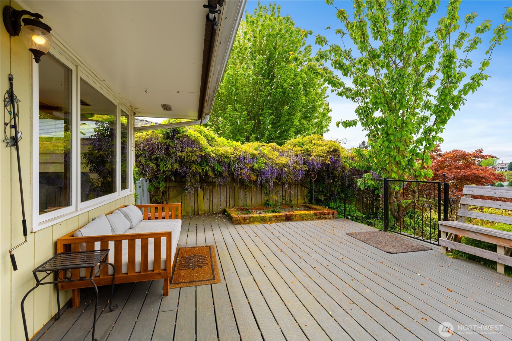 Seattle, Washington, 98126, United States, 4 Bedrooms Bedrooms, ,1 BathroomBathrooms,Residential,For Sale,1810627