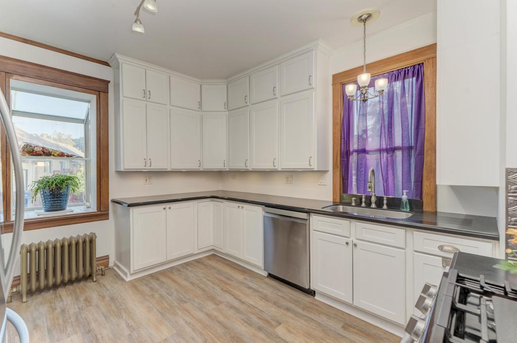 Willow Springs, Illinois, 60480, United States, 6 Bedrooms Bedrooms, ,3 BathroomsBathrooms,Residential,For Sale,1961298