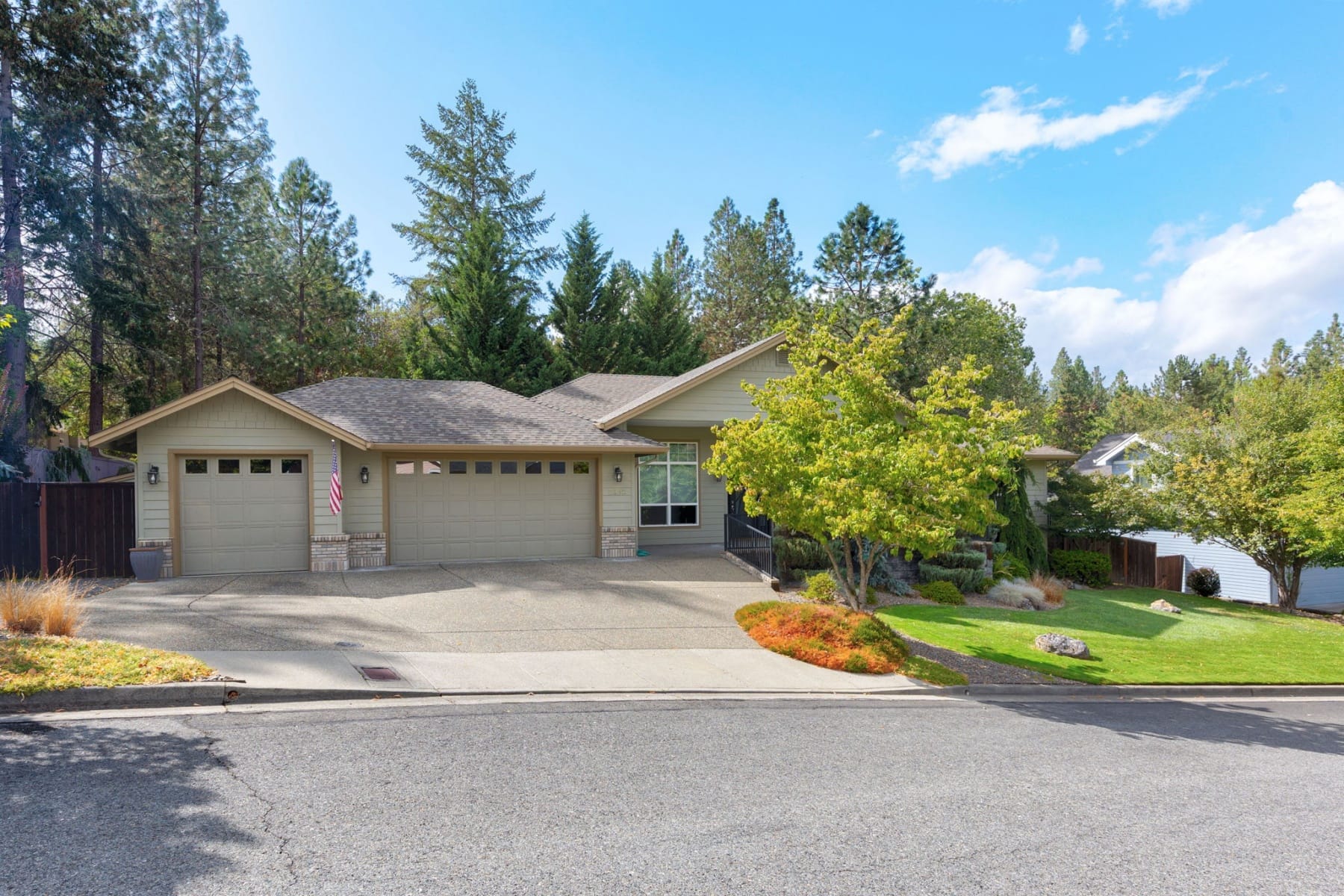  2212 SE Linden Lane Grants Pass, OR 97527 - 物件實景