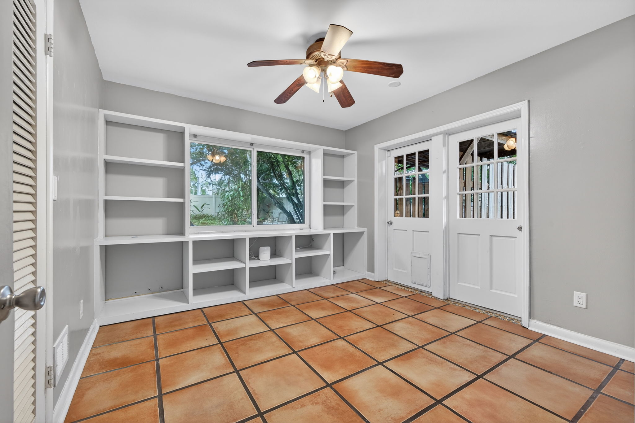 Clearwater, Florida, 33755, United States, 5 Bedrooms Bedrooms, ,3 BathroomsBathrooms,Residential,For Sale,2013064