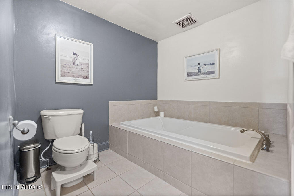 Knoxville, Tennessee, 37902, United States, 3 Bedrooms Bedrooms, ,2 BathroomsBathrooms,Residential,For Sale,1870599
