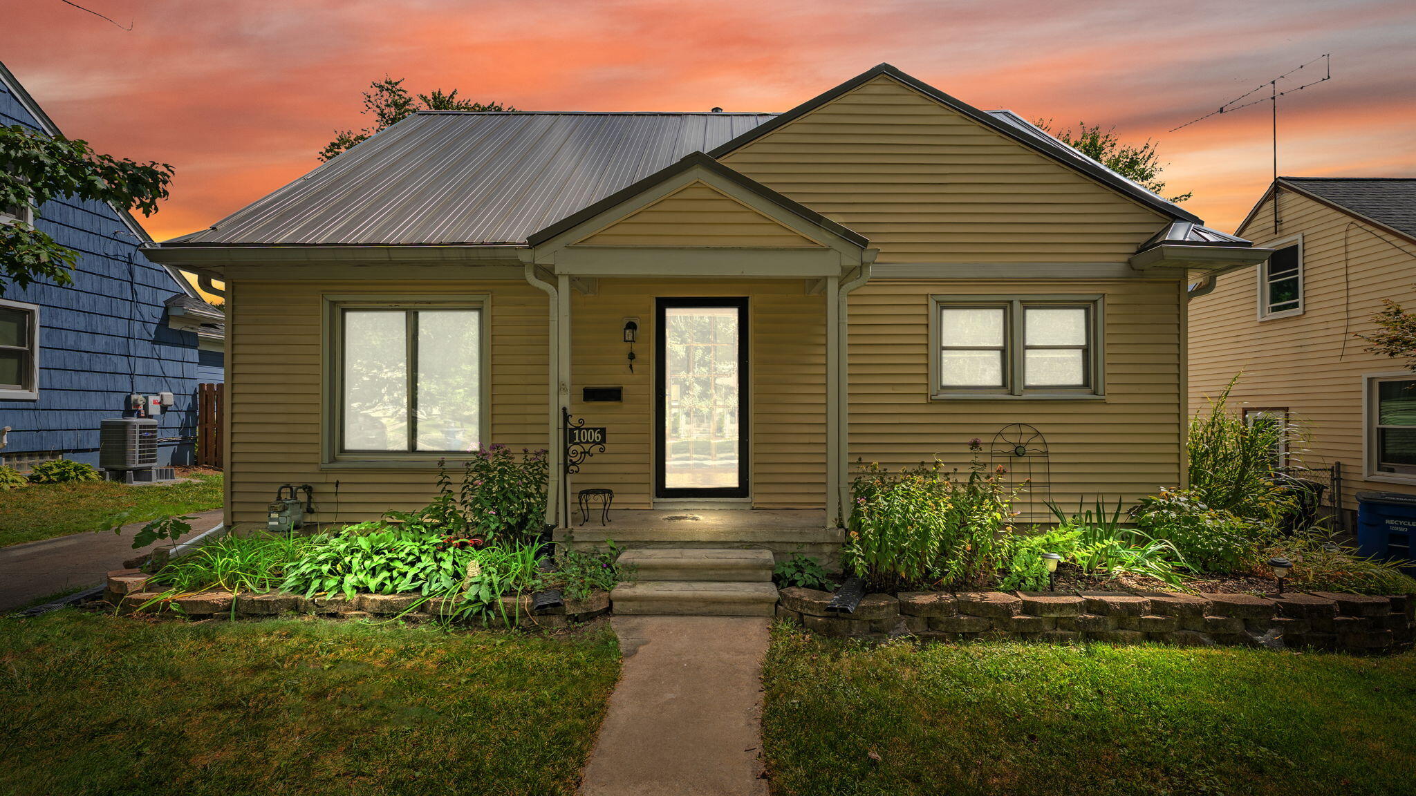 Ann Arbor, Michigan, 48103, United States, 3 Bedrooms Bedrooms, ,2 BathroomsBathrooms,Residential,For Sale,1937160