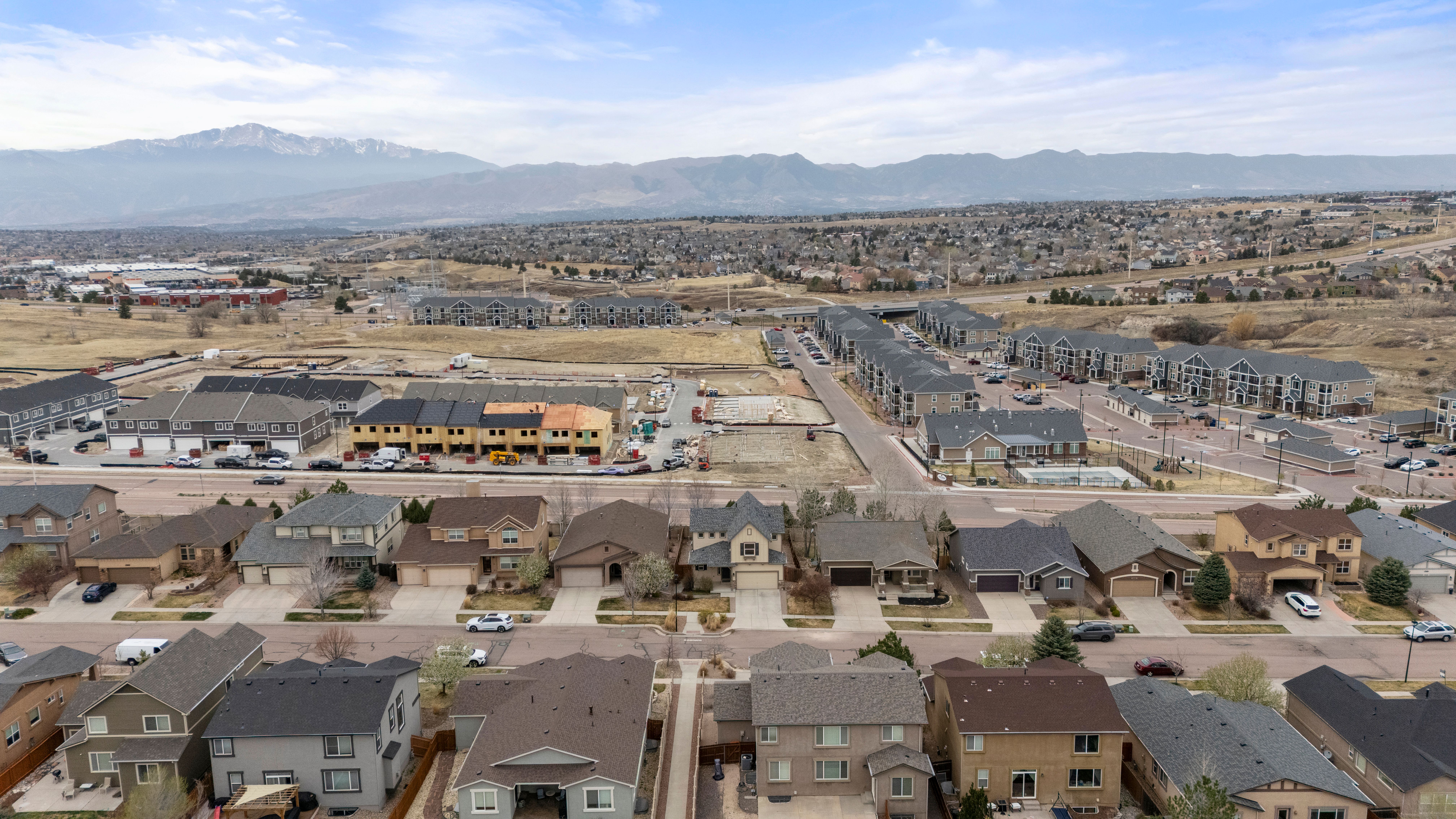  Move-In Ready Home with Stunning Mountain Views & Spacious Open Living - 物件實景