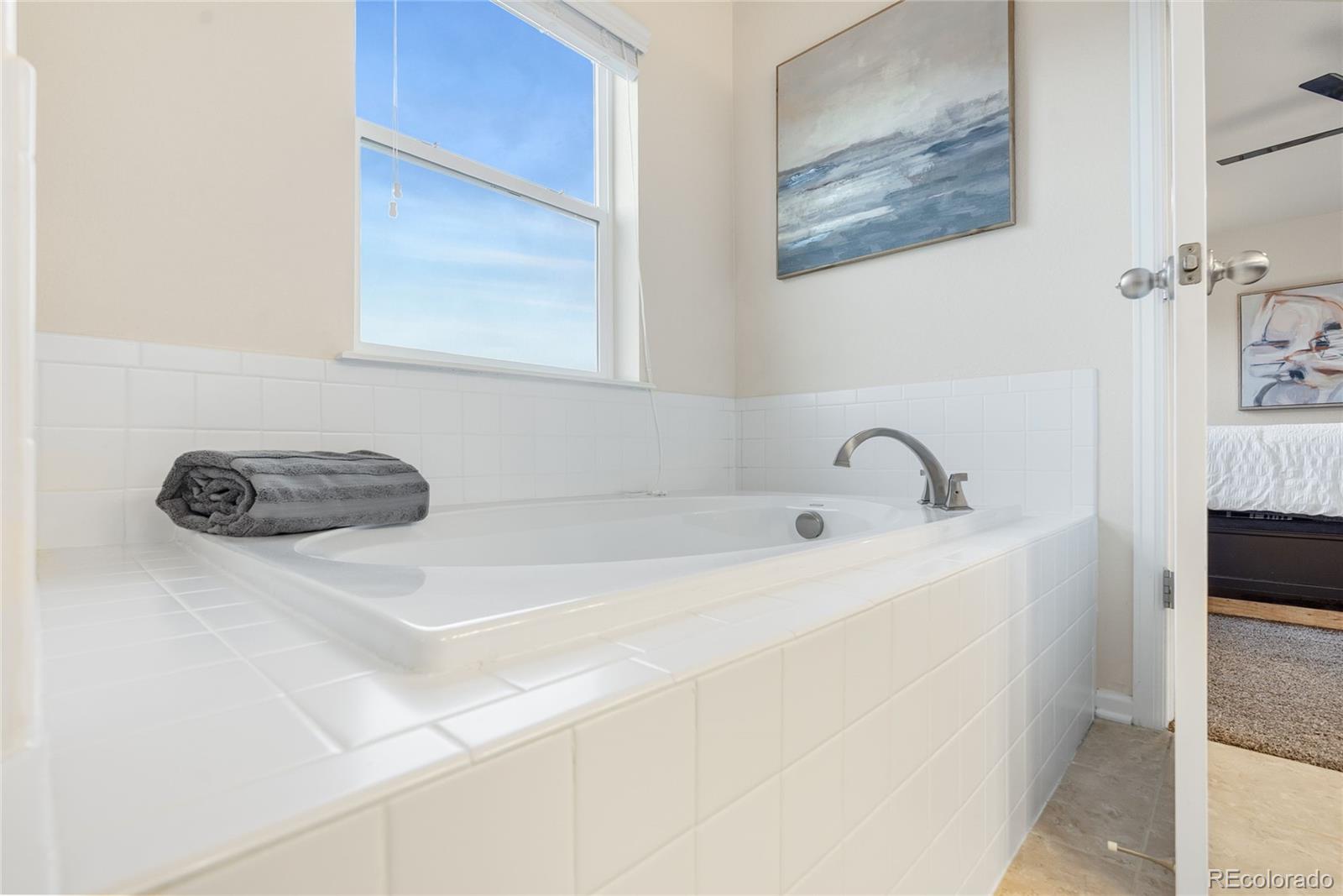Castle Rock, Colorado, 80108, United States, 4 Bedrooms Bedrooms, ,3 BathroomsBathrooms,Residential,For Sale,1906915
