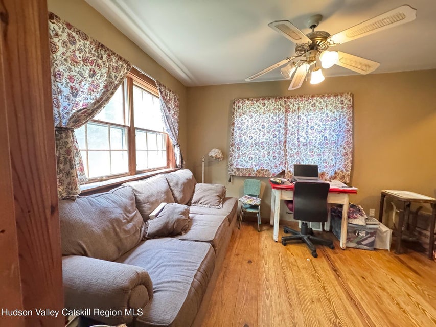 Saugerties, New York, 12477, United States, 5 Bedrooms Bedrooms, ,3 BathroomsBathrooms,Residential,For Sale,1984014