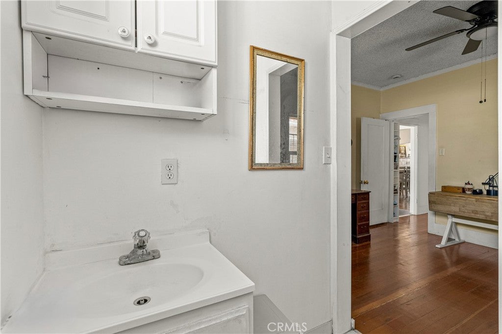 Los Angeles, California, 90032, United States, 3 Bedrooms Bedrooms, ,1 BathroomBathrooms,Residential,For Sale,1923092