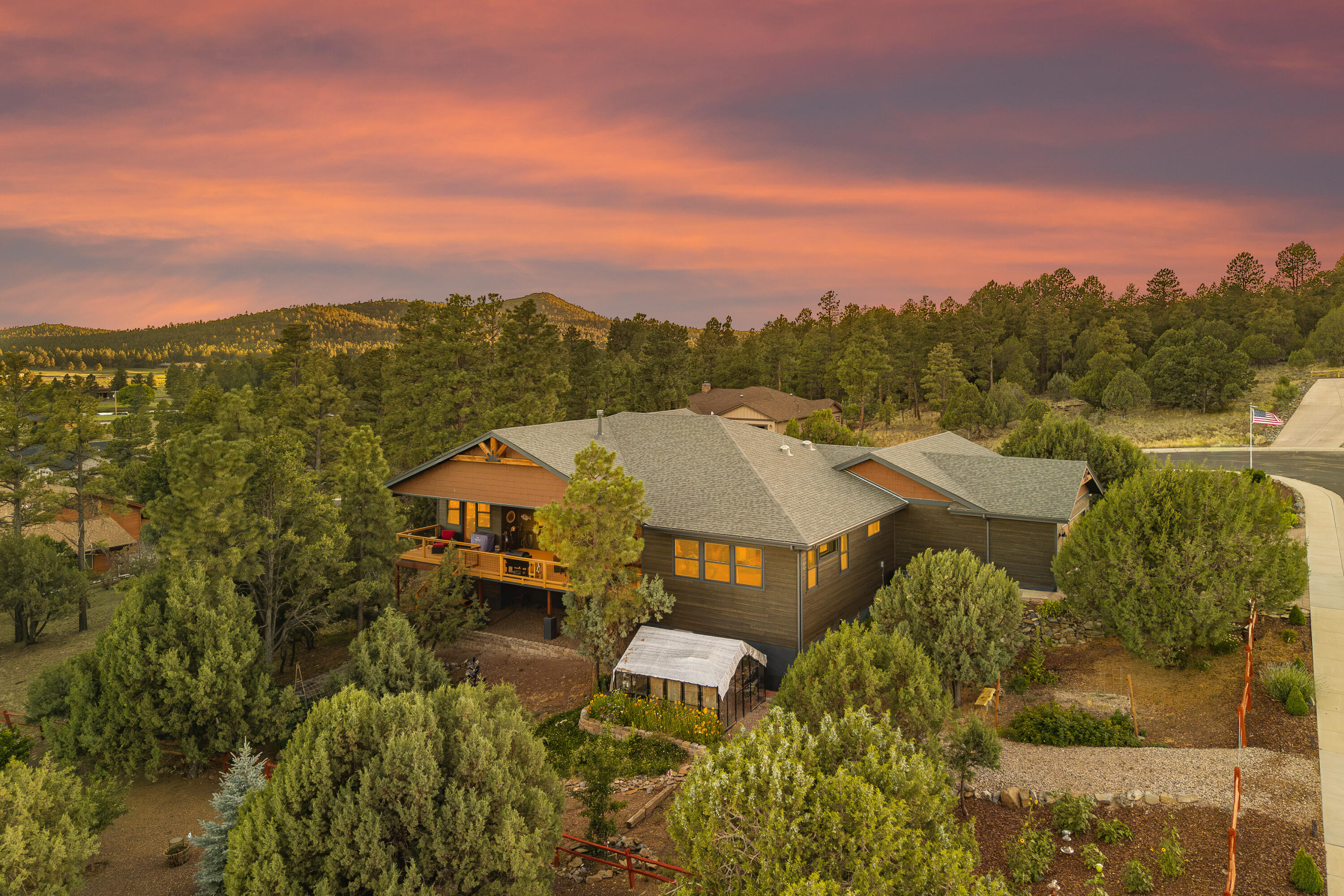  300 Fairway Drive ¦ Williams, AZ - 物件實景