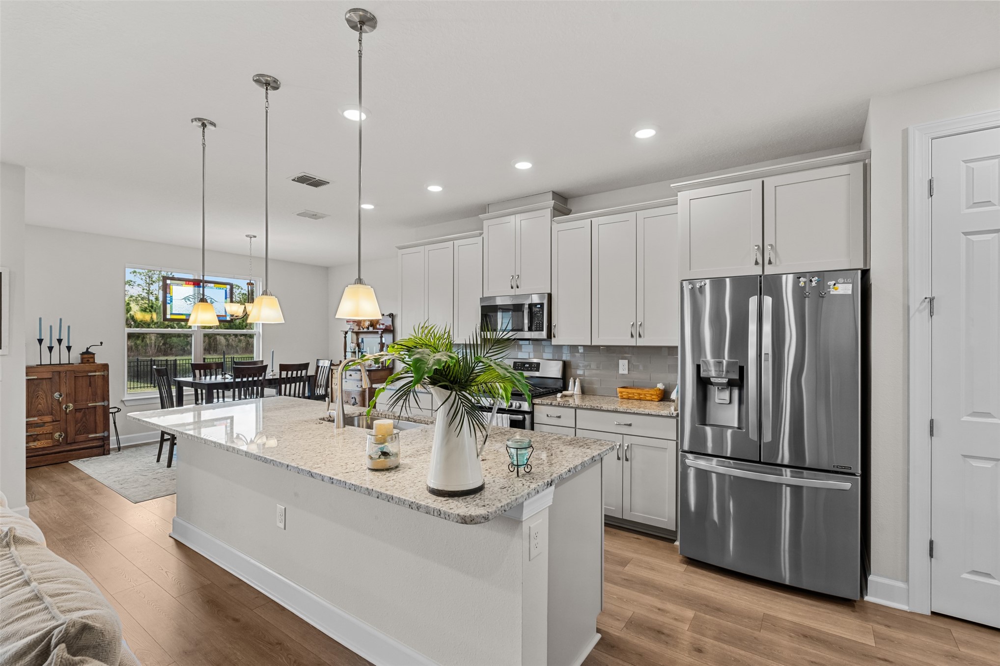 Fernandina Beach, Florida, 32034, United States, 3 Bedrooms Bedrooms, ,2 BathroomsBathrooms,Residential,For Sale,2024092