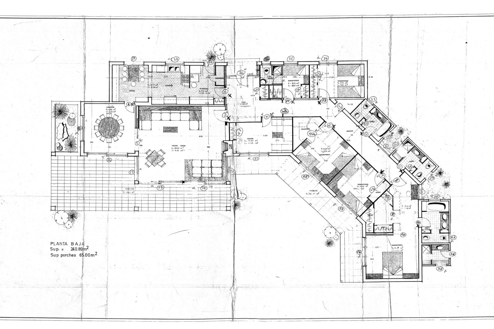 Magnificent house in one of the best plots in Terramar, Sitges.