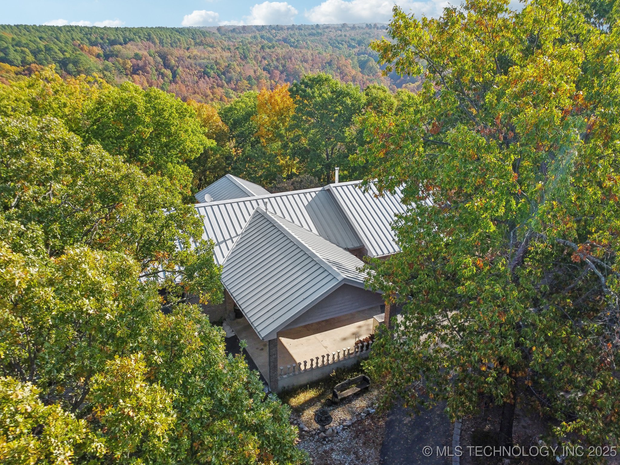 Spavinaw, Oklahoma, 74366, United States, 3 Bedrooms Bedrooms, ,2 BathroomsBathrooms,Residential,For Sale,1903763