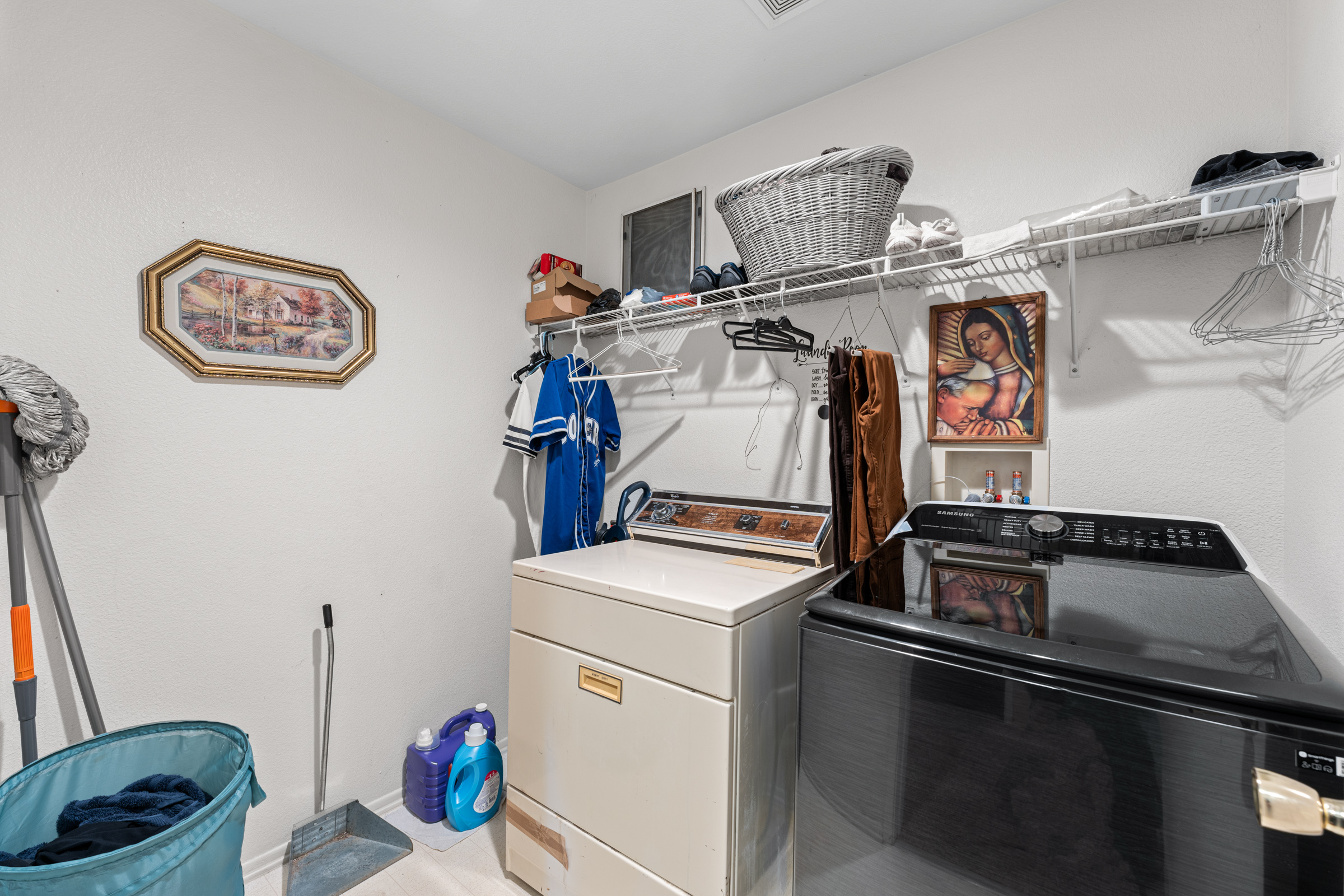 Moreno Valley, California, 92551, United States, 4 Bedrooms Bedrooms, ,3 BathroomsBathrooms,Residential,For Sale,1920483