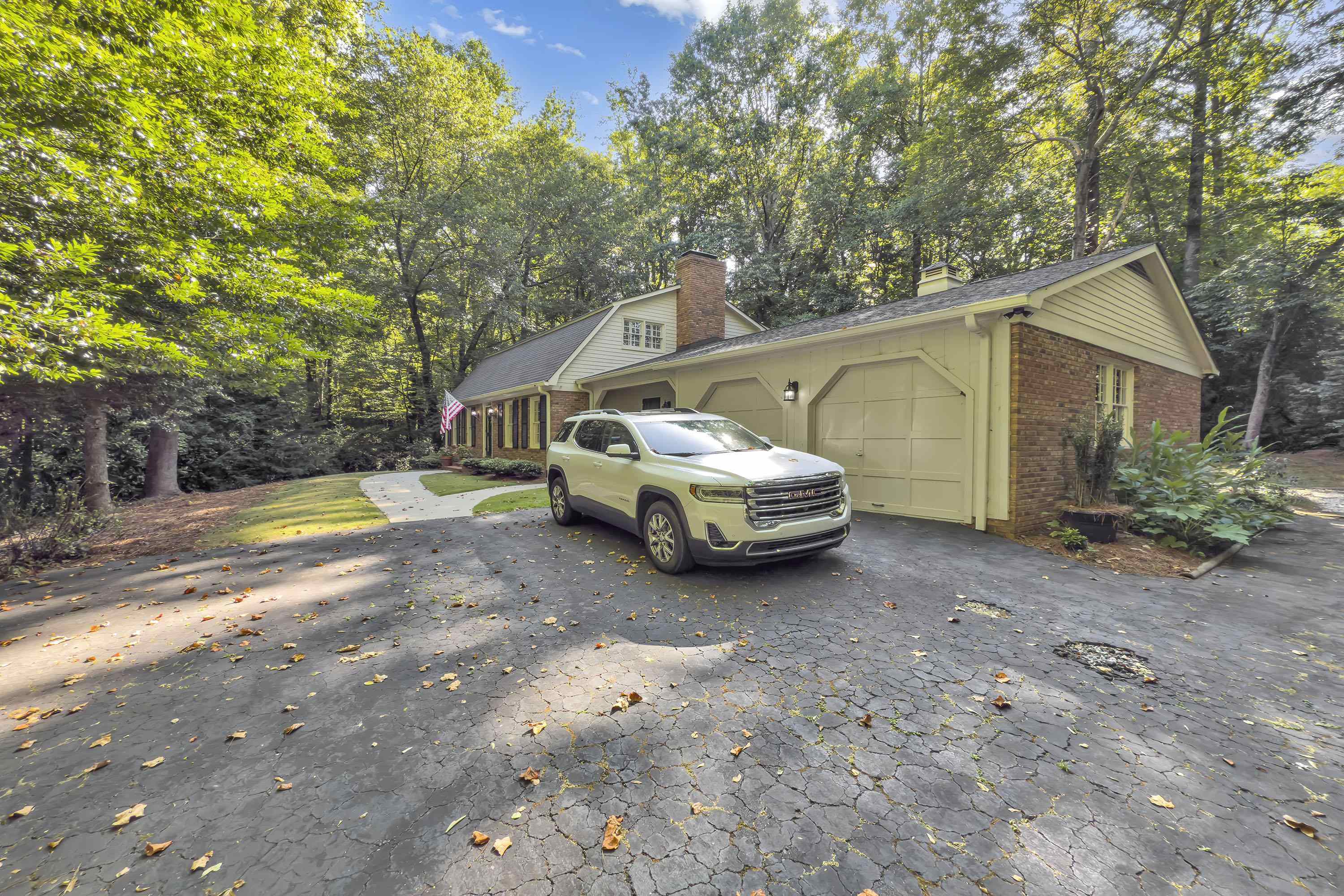 Spartanburg, South Carolina, 29302, United States, 4 Bedrooms Bedrooms, ,3 BathroomsBathrooms,Residential,For Sale,1907438