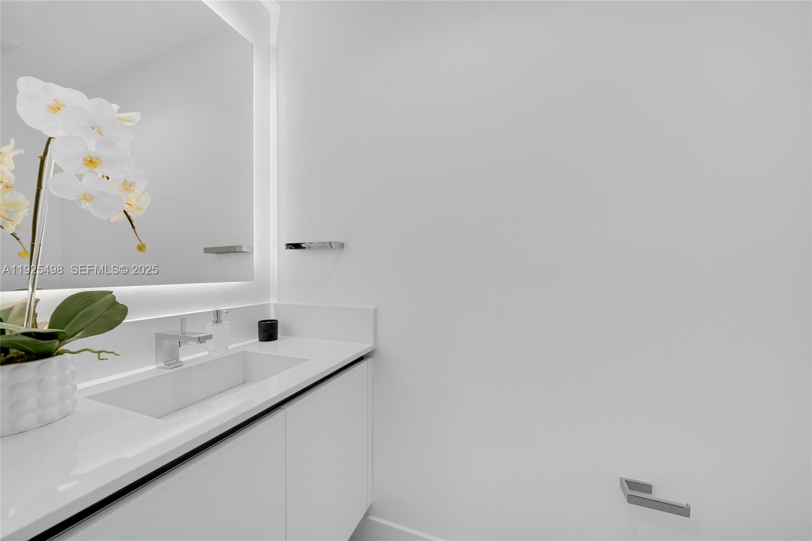 Miami Beach, Florida, 33139, United States, 3 Bedrooms Bedrooms, ,4 BathroomsBathrooms,Residential,For Sale,2003256