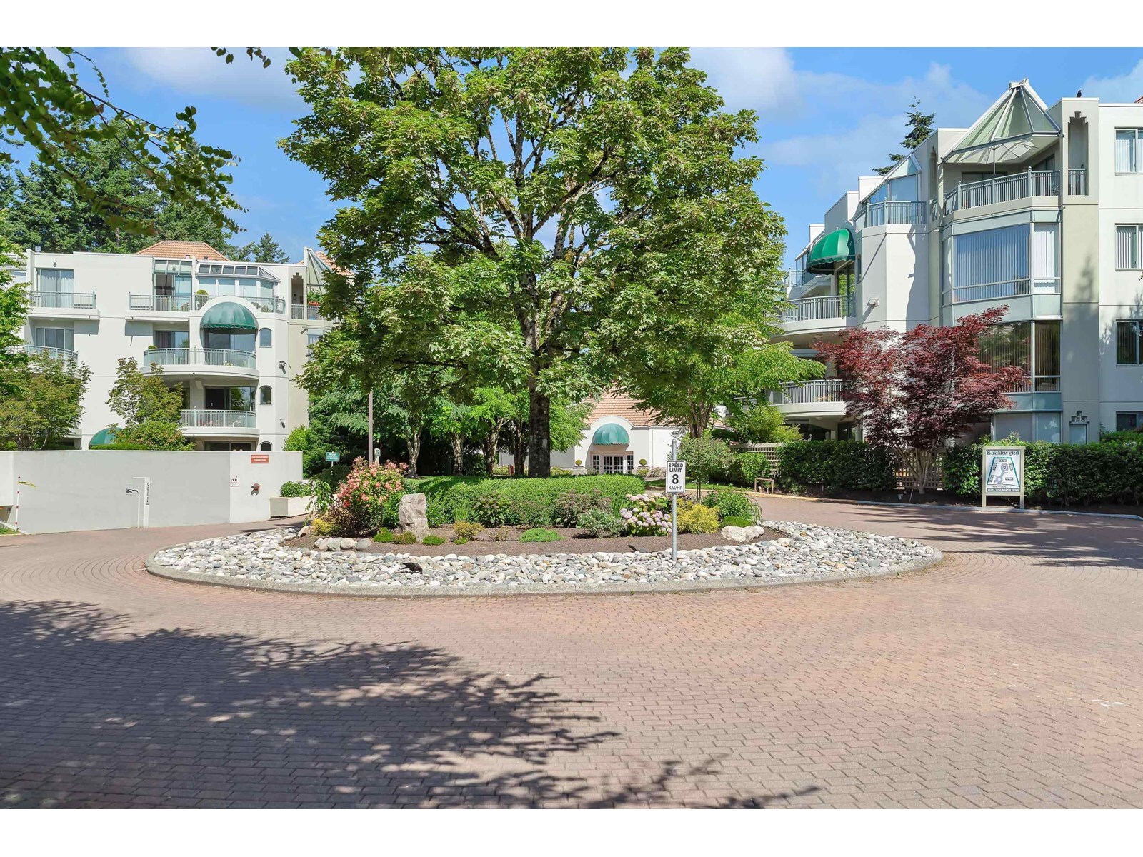 SURREY, British Columbia, V4A 9T5, CA, 2 Bedrooms Bedrooms, ,2 BathroomsBathrooms,Residential,For Sale,1950918