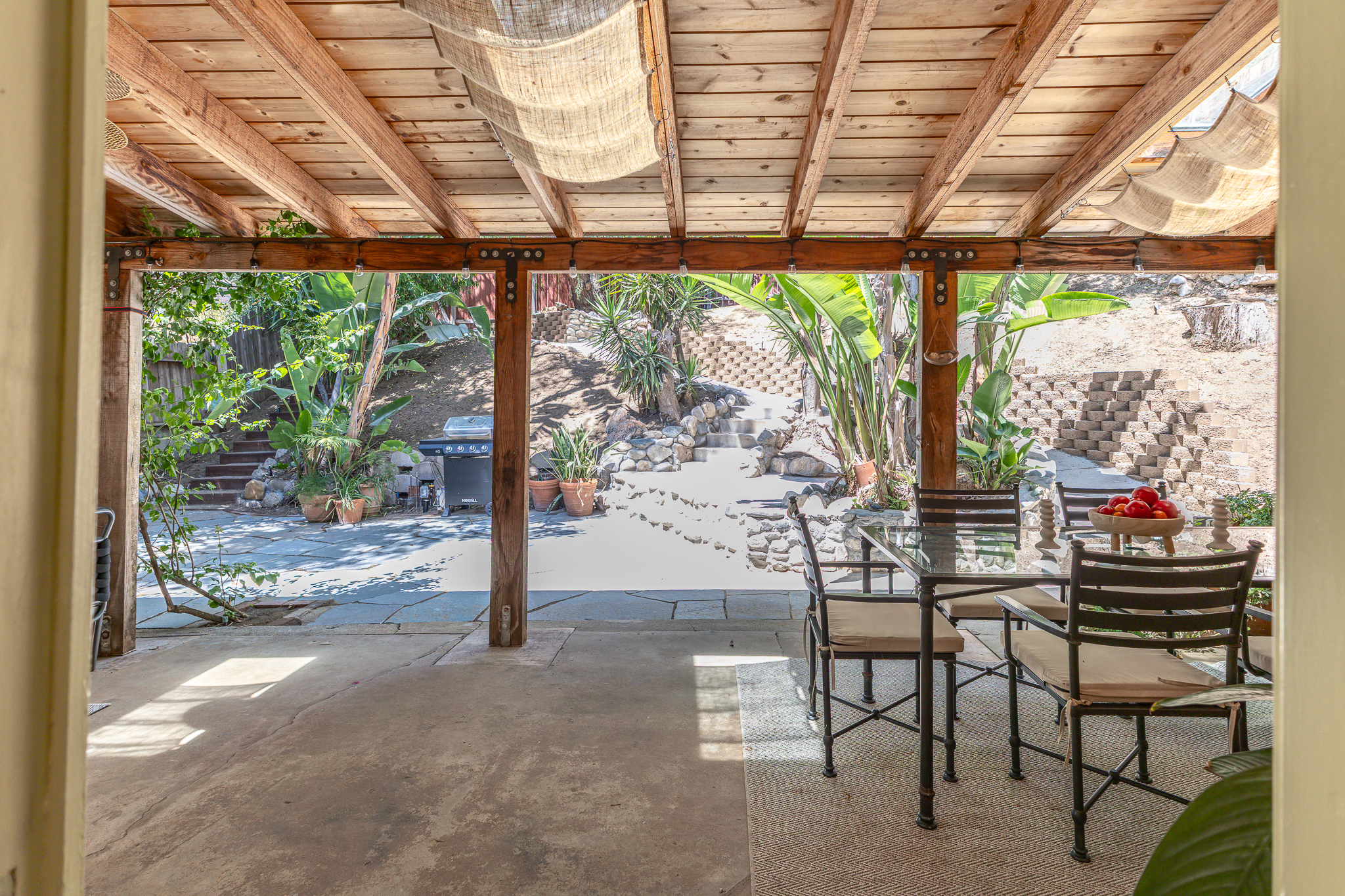  927 Pine Grove Ave - 物件實景