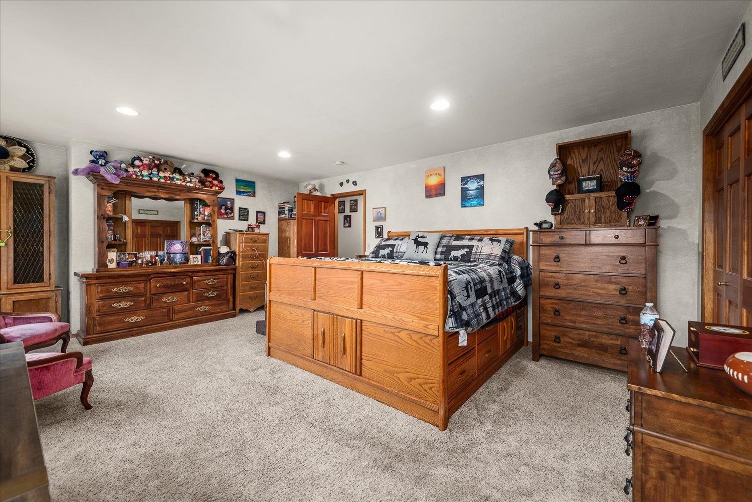 Metaline Falls, Washington, 99153, United States, 5 Bedrooms Bedrooms, ,3 BathroomsBathrooms,Residential,For Sale,1986087