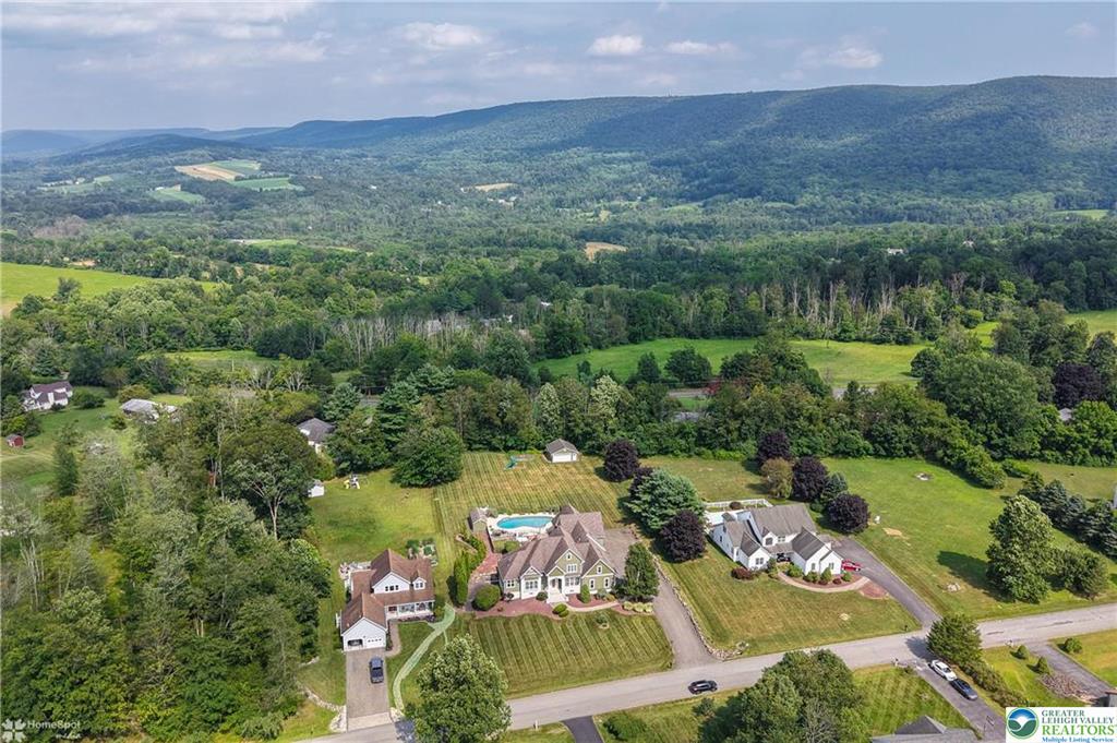 Stroudsburg, Pennsylvania, 18360-6926, United States, 7 Bedrooms Bedrooms, ,4 BathroomsBathrooms,Residential,For Sale,1904497