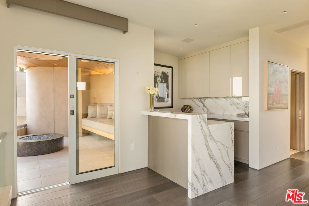 Los Angeles, California, 90046, United States, 3 Bedrooms Bedrooms, ,3 BathroomsBathrooms,Residential,For Sale,1908229