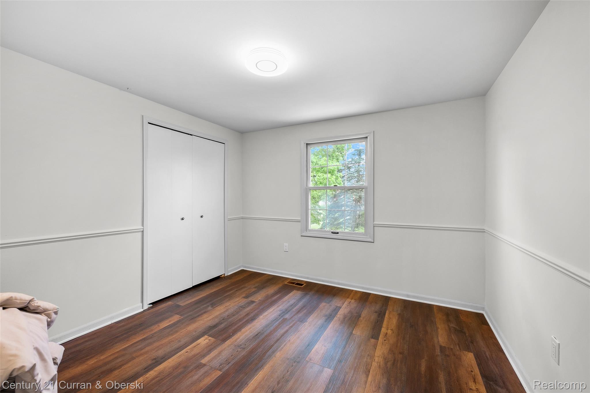 Farmington Hills, Michigan, 48331, United States, 4 Bedrooms Bedrooms, ,3 BathroomsBathrooms,Residential,For Sale,1976477