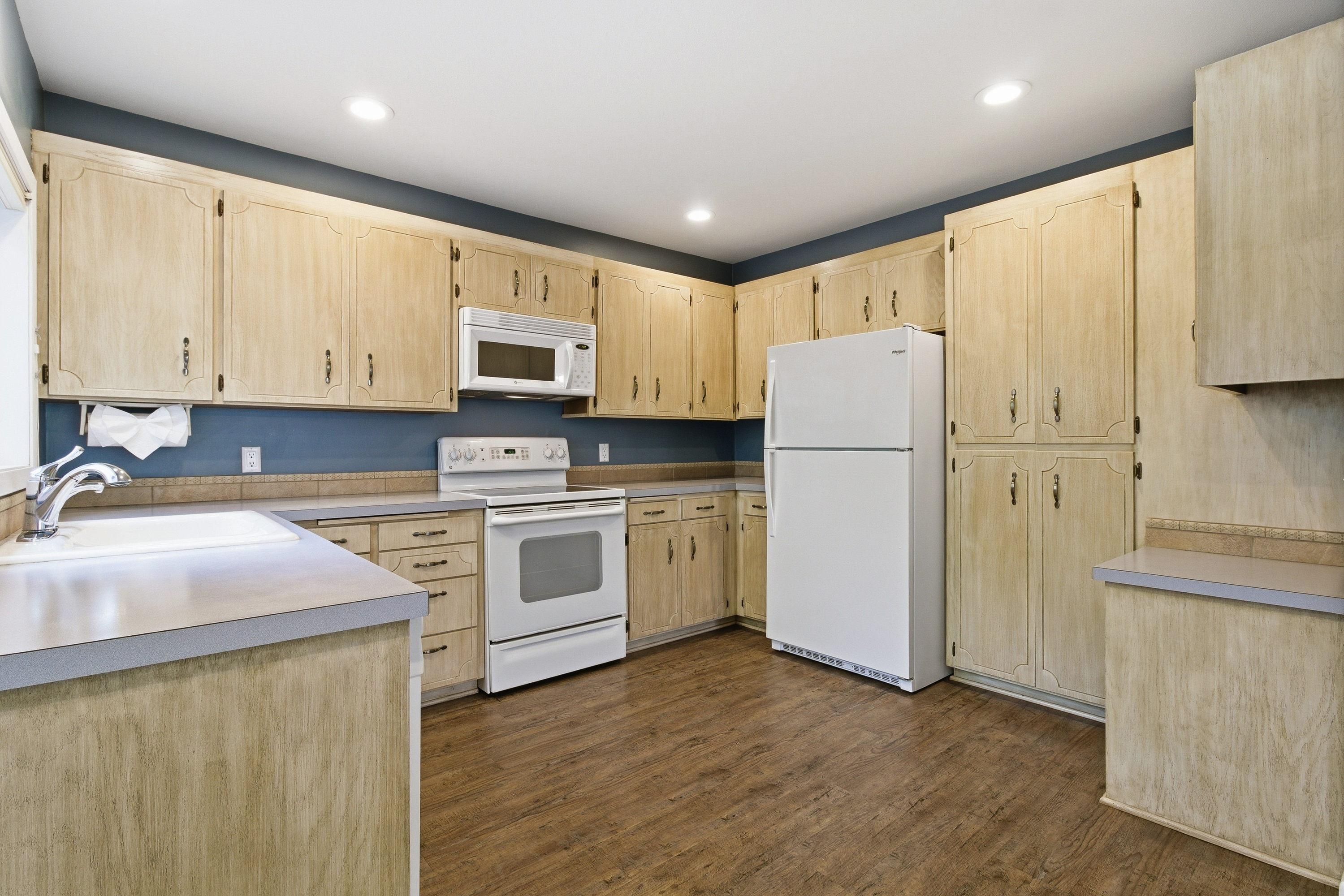  1021 E Chestnut St - 物件實景