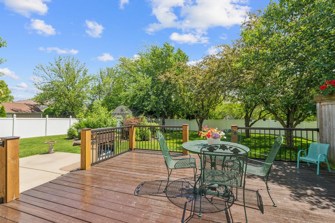 17815 Iroquois, Tinley Park, Illinois, 60477, United States, 5 Bedrooms Bedrooms, ,4 BathroomsBathrooms,Residential,For Sale,17815 Iroquois,1635581