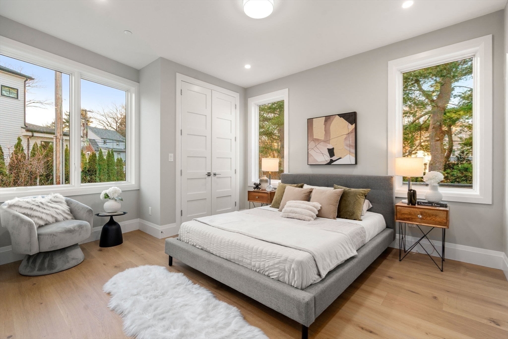 Newton, Massachusetts, 02461, United States, 5 Bedrooms Bedrooms, ,5 BathroomsBathrooms,Residential,For Sale,1995972