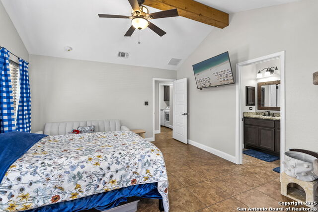 La Vernia, Texas, 78121, United States, 6 Bedrooms Bedrooms, ,4 BathroomsBathrooms,Residential,For Sale,1737147