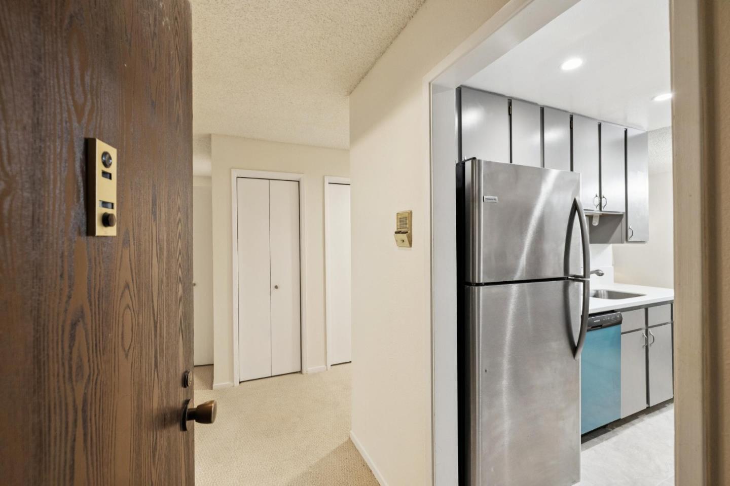 San Bruno, California, 94066, United States, 2 Bedrooms Bedrooms, ,2 BathroomsBathrooms,Residential,For Sale,1856521