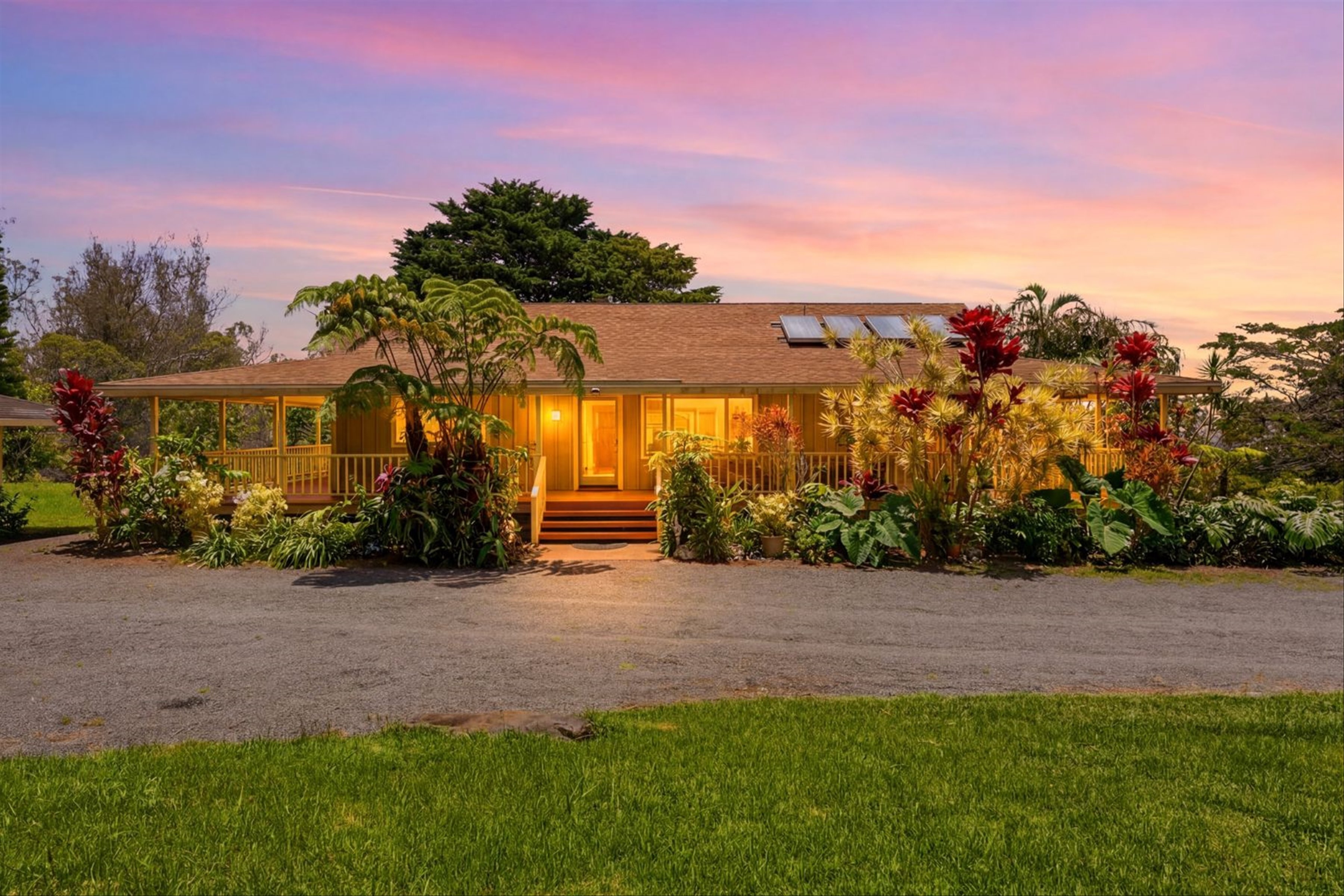  Single-level home on 2.5 fully fenced and gated acres - 物件實景