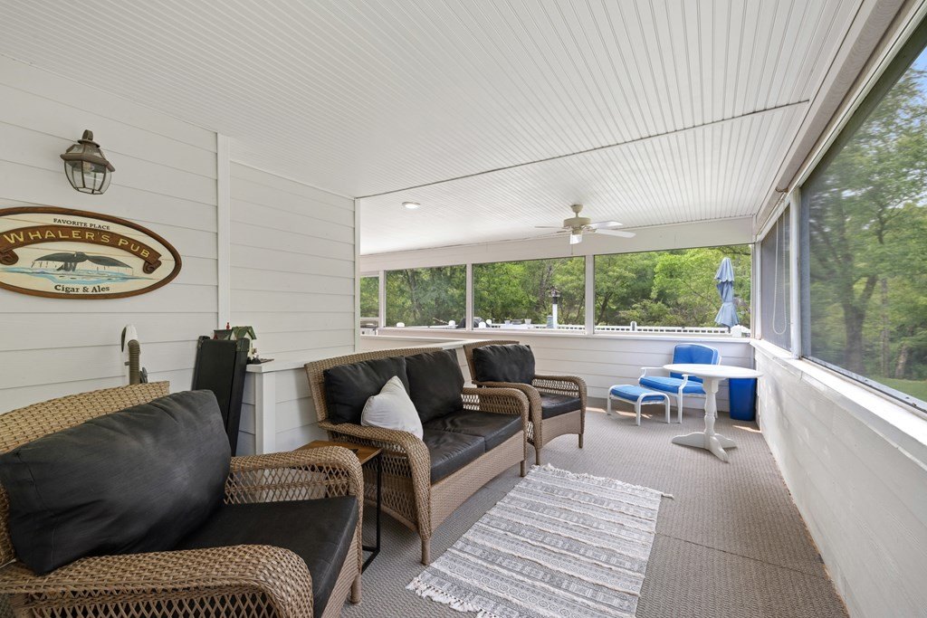 Murphy, North Carolina, 28906, United States, 2 Bedrooms Bedrooms, ,2 BathroomsBathrooms,Residential,For Sale,1923823