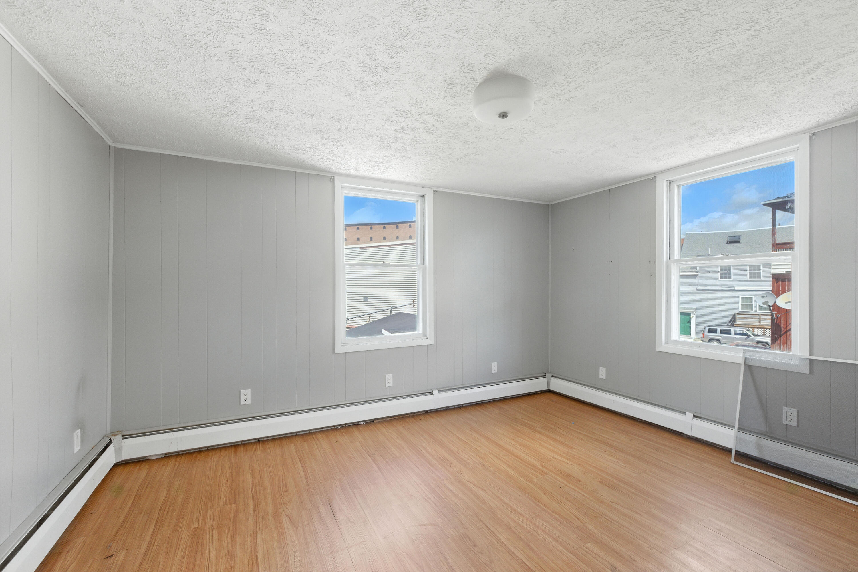 Biddeford, Maine, 04005, United States, ,4 BathroomsBathrooms,Residential,For Sale,1933141