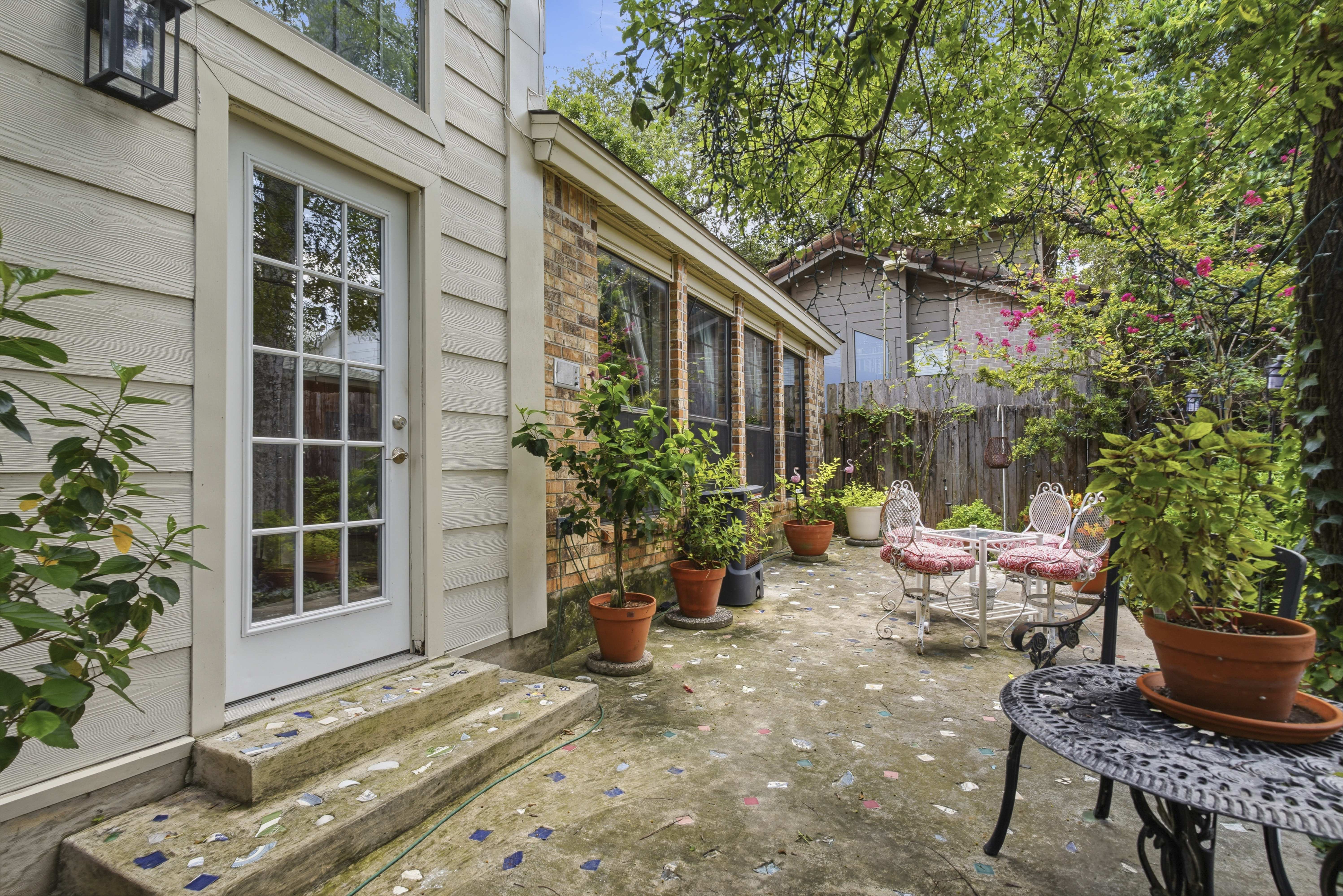  Timeless River Oaks Garden Home - 物件實景
