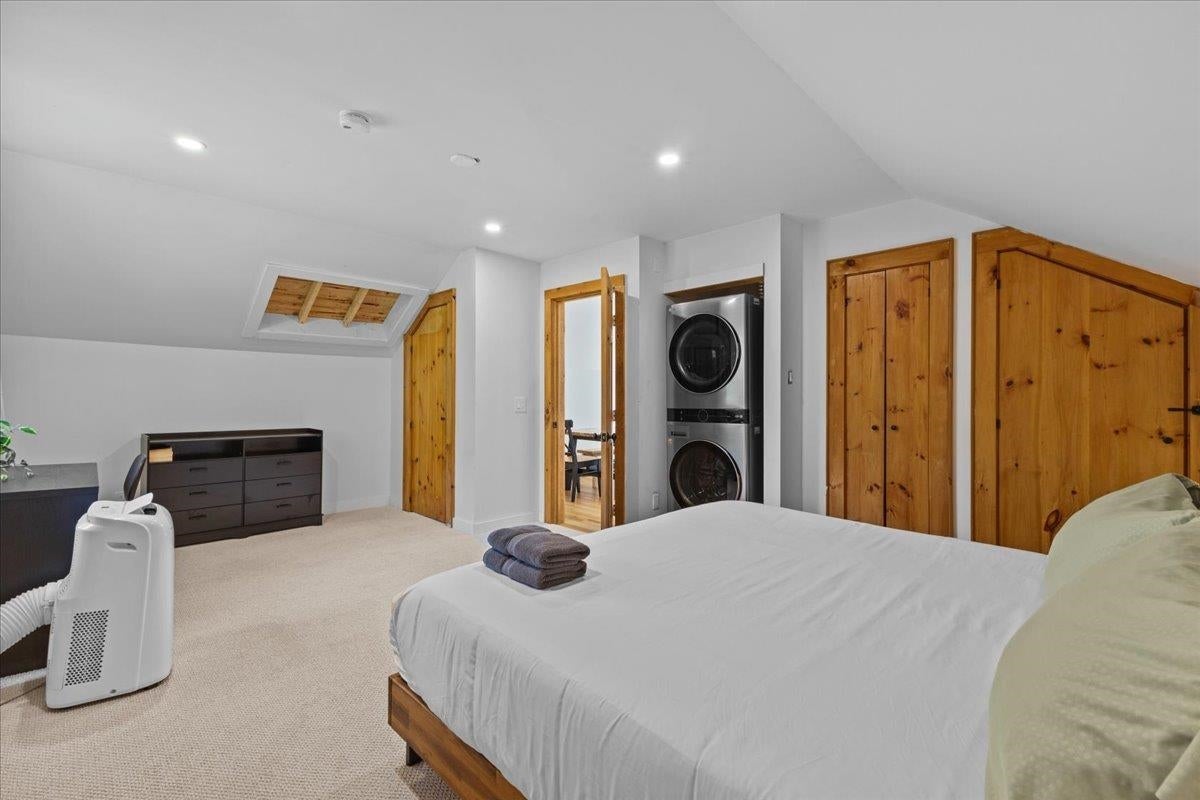 Stowe, Vermont, 05672, United States, 8 Bedrooms Bedrooms, ,5 BathroomsBathrooms,Residential,For Sale,1994933