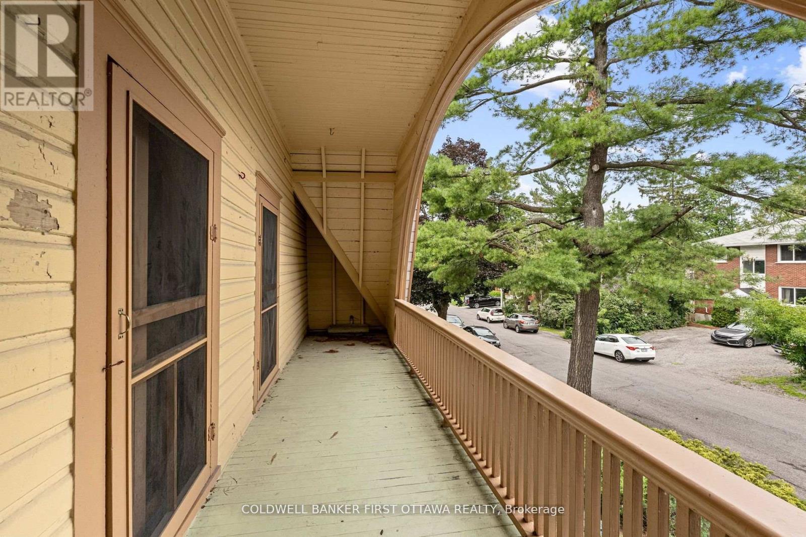 OTTAWA, Ontario, K2B 6Y5, CA, 3 Bedrooms Bedrooms, ,2 BathroomsBathrooms,Residential,For Sale,1903613