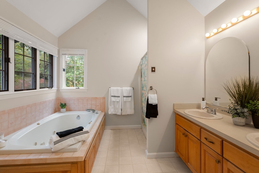 Marlborough, Massachusetts, 01752, United States, 4 Bedrooms Bedrooms, ,3 BathroomsBathrooms,Residential,For Sale,1995597