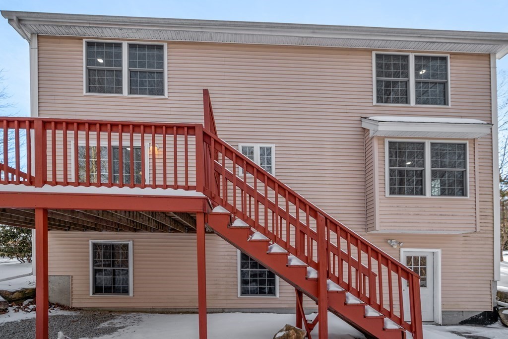 Hooksett, New Hampshire, 03106, United States, 3 Bedrooms Bedrooms, ,3 BathroomsBathrooms,Residential,For Sale,1930253