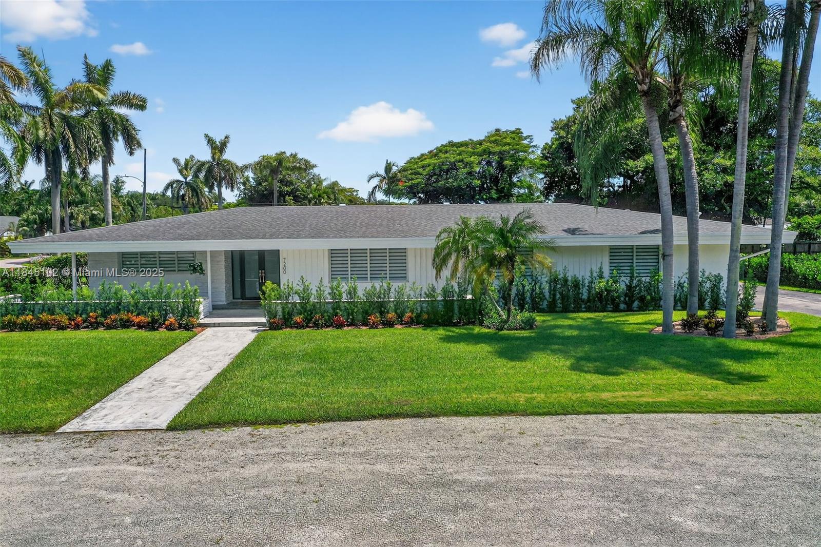 Palmetto Bay, Florida, 33158, United States, 4 Bedrooms Bedrooms, ,4 BathroomsBathrooms,Residential,For Sale,1900874