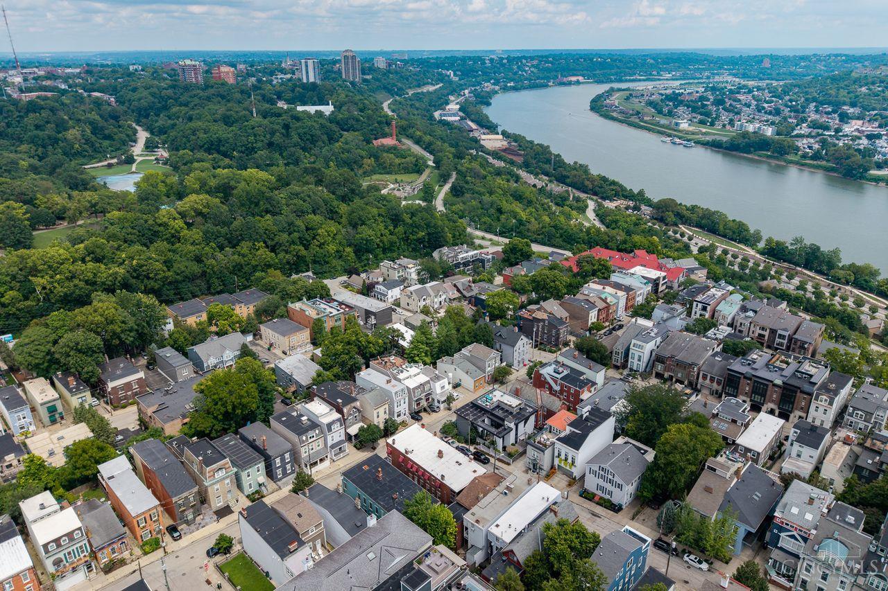 Cincinnati, Ohio, 45202, United States, 4 Bedrooms Bedrooms, ,4 BathroomsBathrooms,Residential,For Sale,1926217