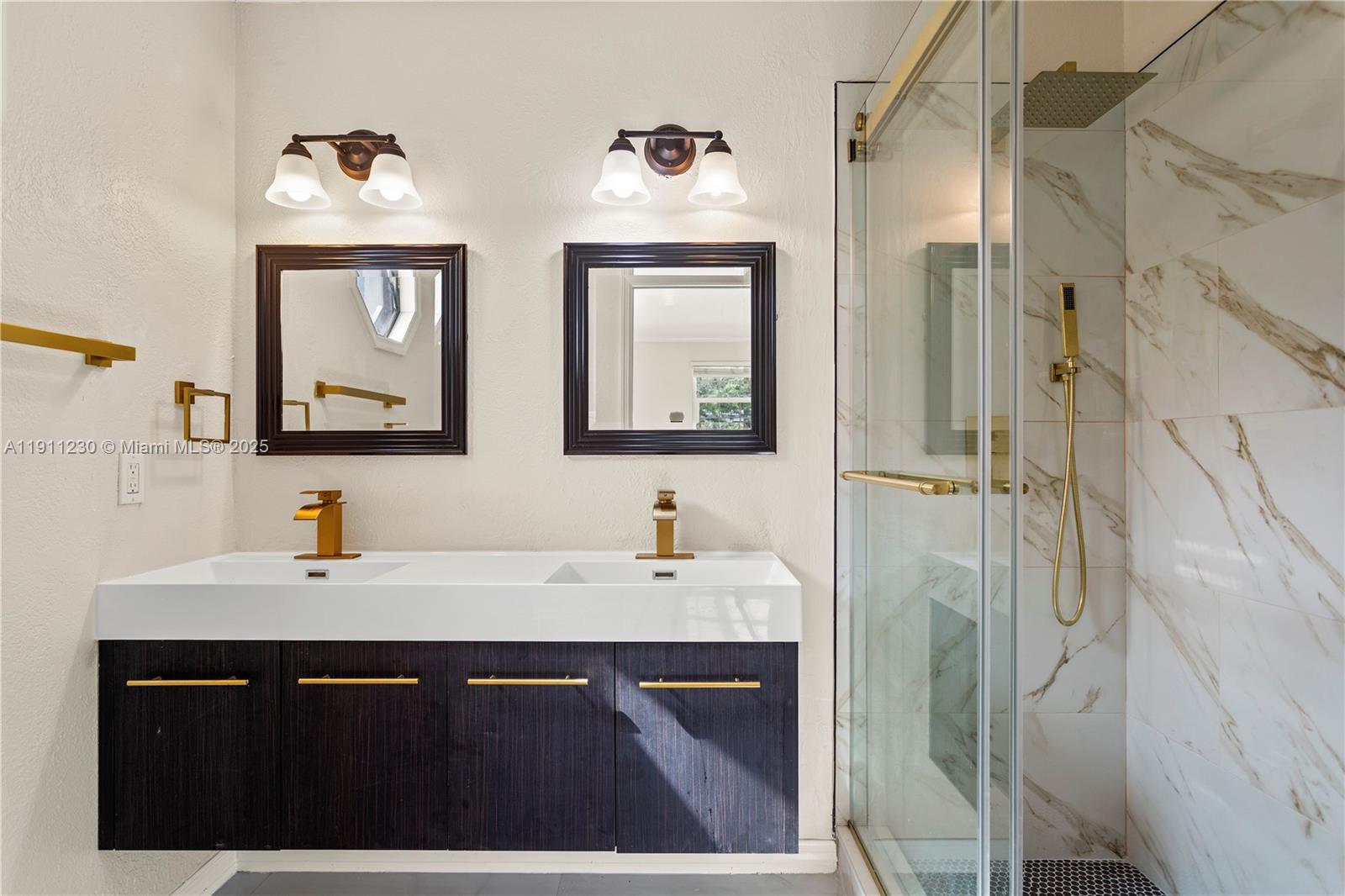 Davie, Florida, 33325, United States, 4 Bedrooms Bedrooms, ,3 BathroomsBathrooms,Residential,For Sale,1990882