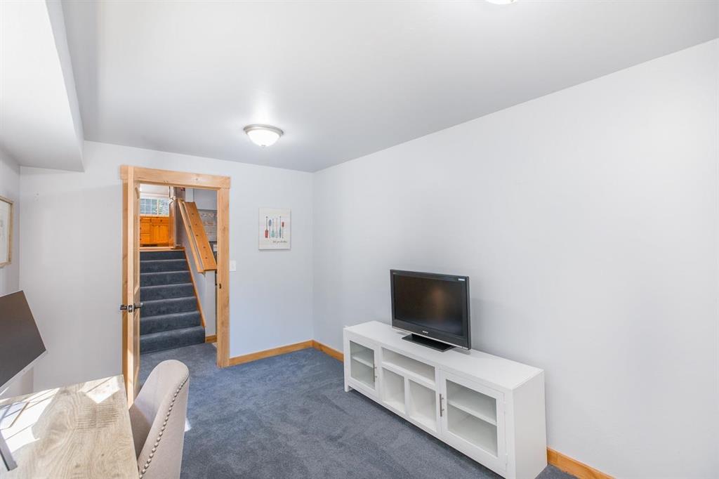 Lake Almanor Country Club, California, 96137, United States, 3 Bedrooms Bedrooms, ,2 BathroomsBathrooms,Residential,For Sale,1961541