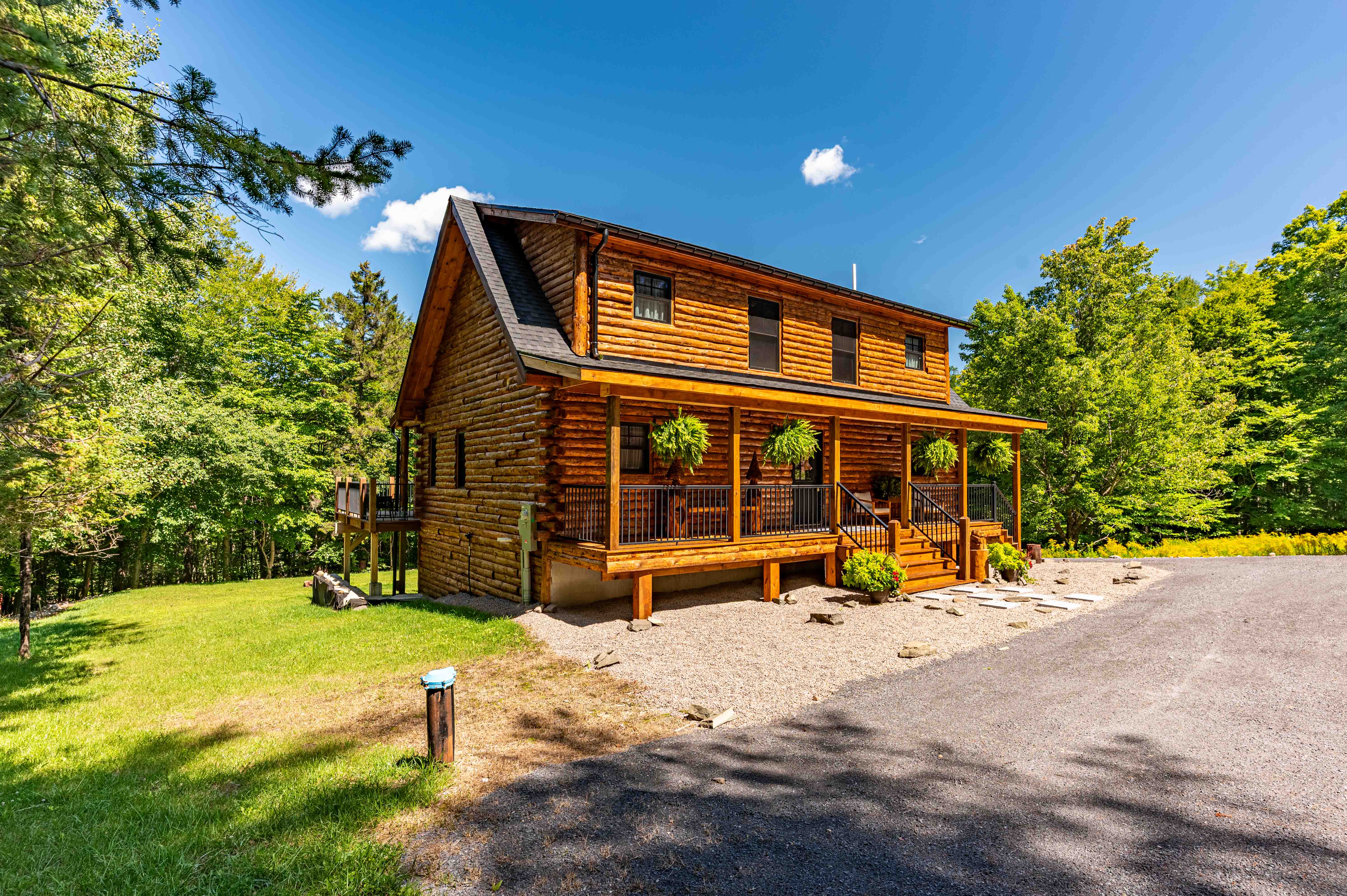  Log Cabin with Flair - 物件實景