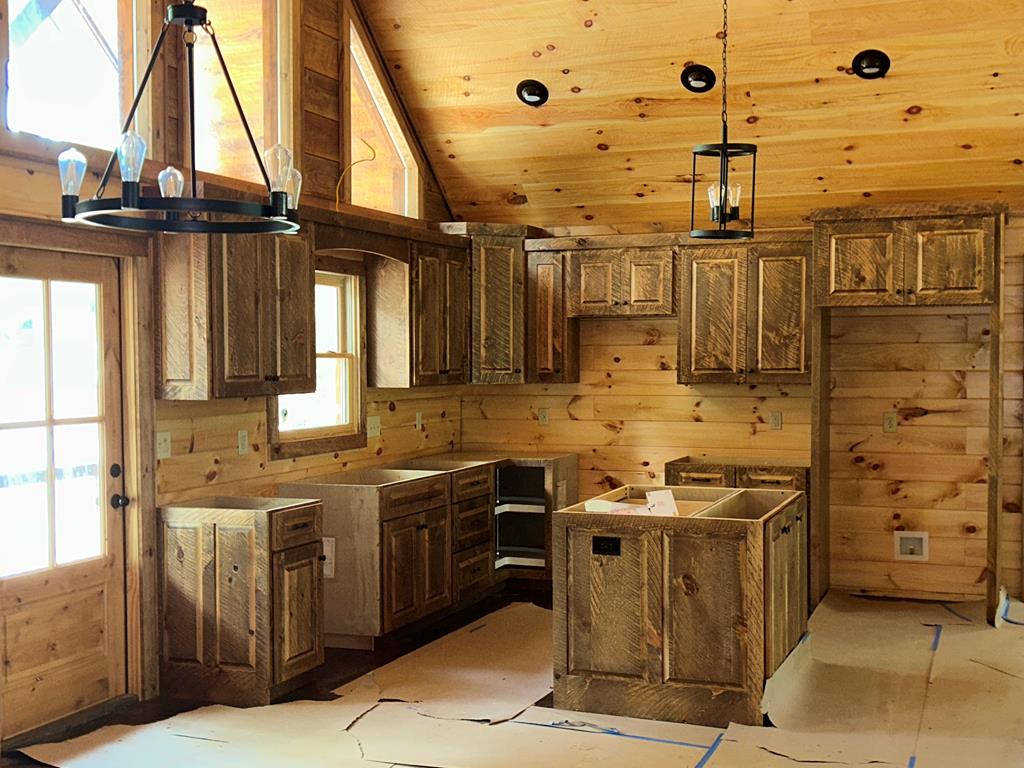 Mineral Bluff, Georgia, 30559, United States, 4 Bedrooms Bedrooms, ,3 BathroomsBathrooms,Residential,For Sale,1859066