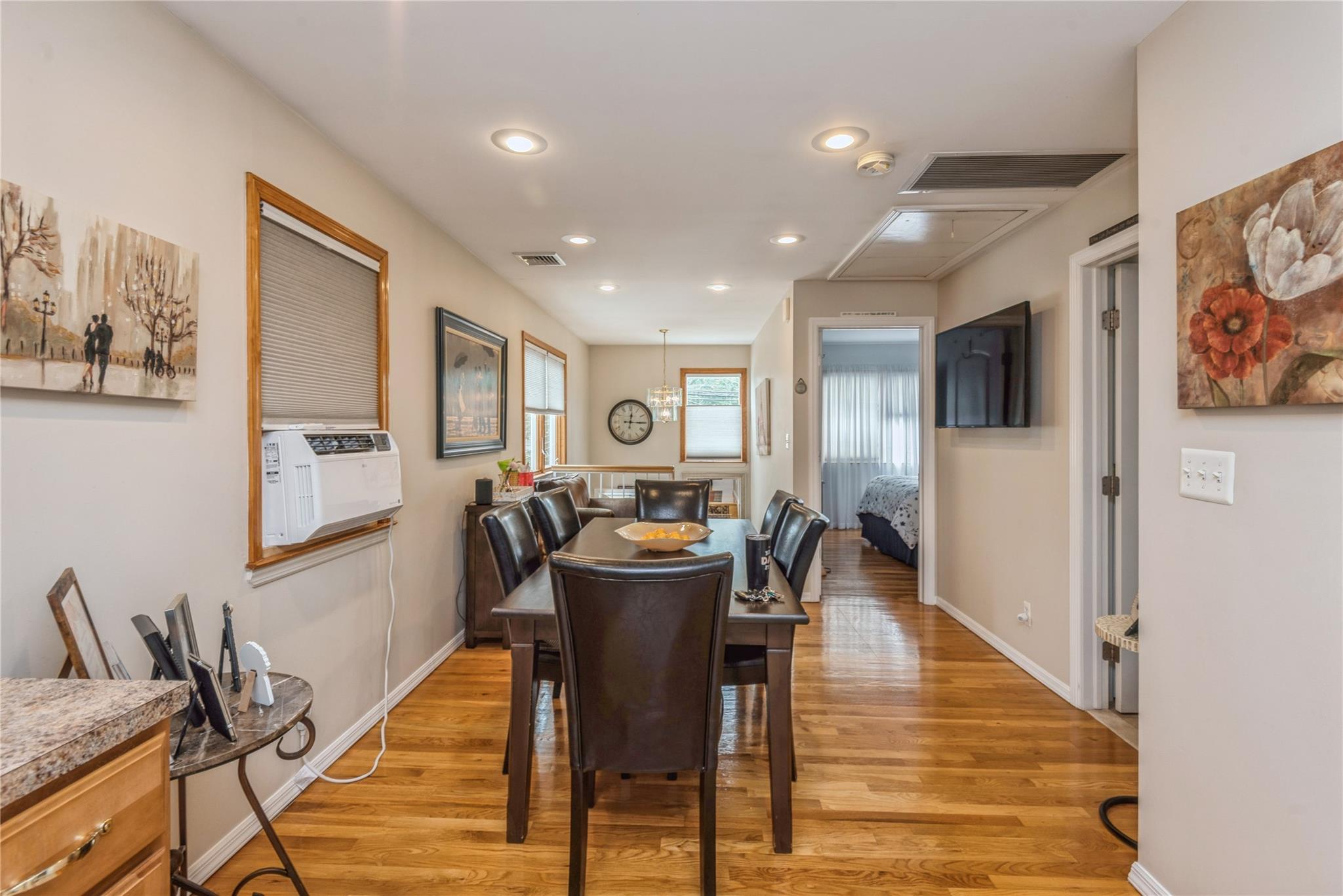 Bayville, New York, 11709, United States, 7 Bedrooms Bedrooms, ,4 BathroomsBathrooms,Residential,For Sale,1908304