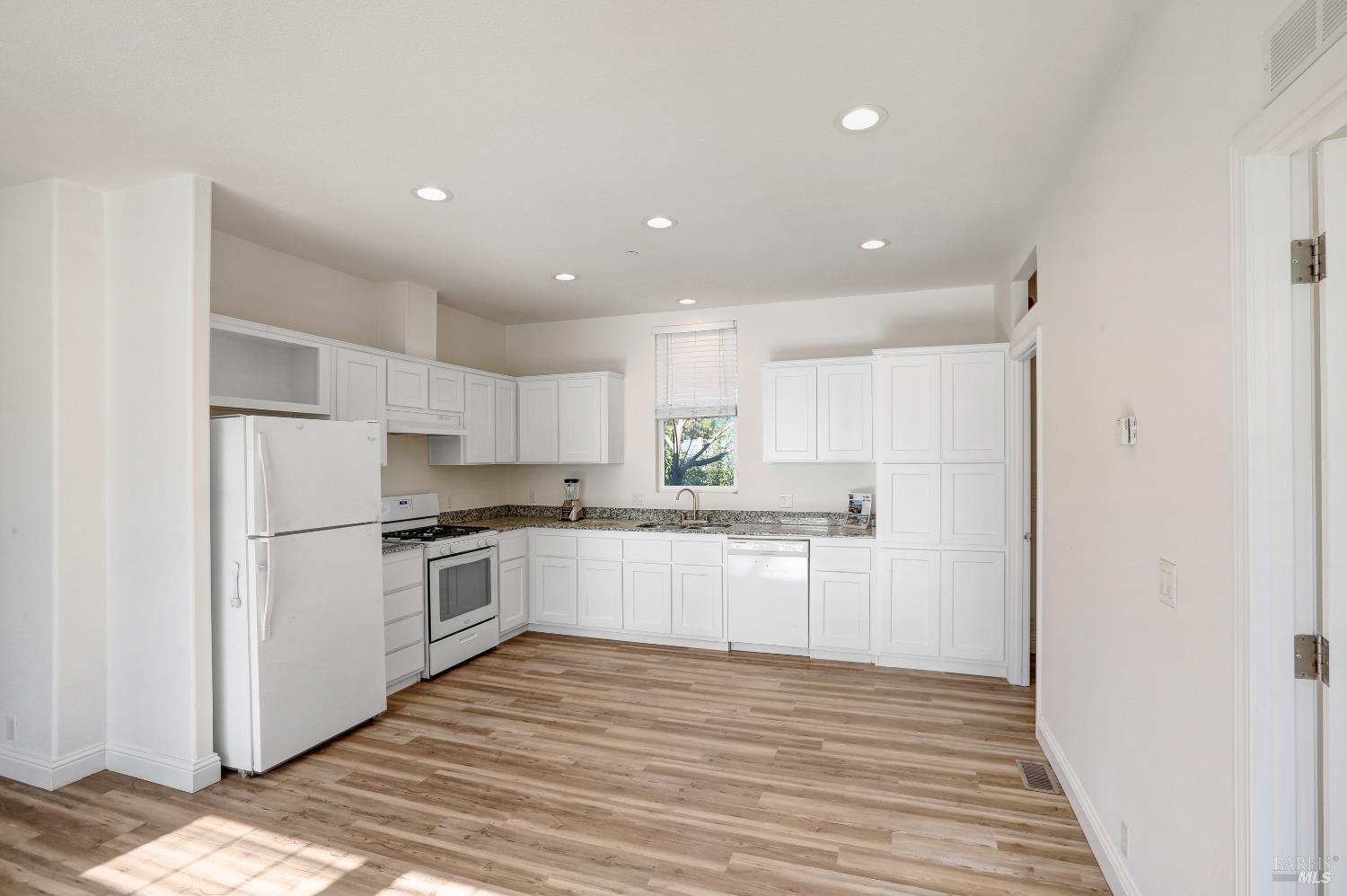 Sonoma, California, 95476, United States, 3 Bedrooms Bedrooms, ,3 BathroomsBathrooms,Residential,For Sale,1806350
