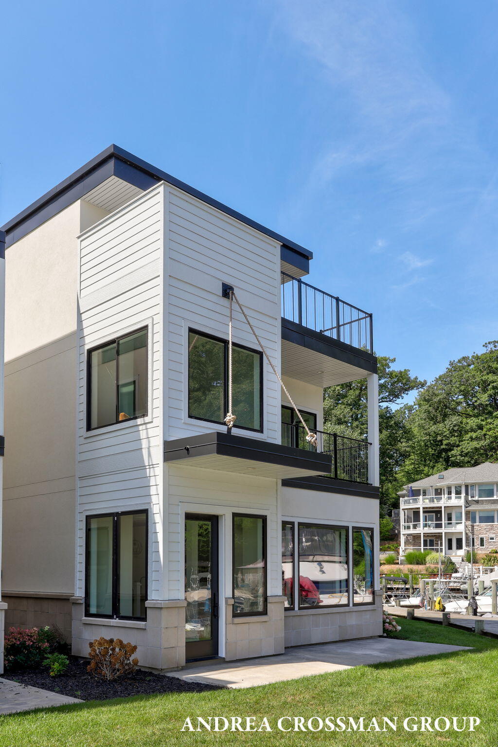 South Haven, Michigan, 49090, United States, 3 Bedrooms Bedrooms, ,3 BathroomsBathrooms,Residential,For Sale,1987692