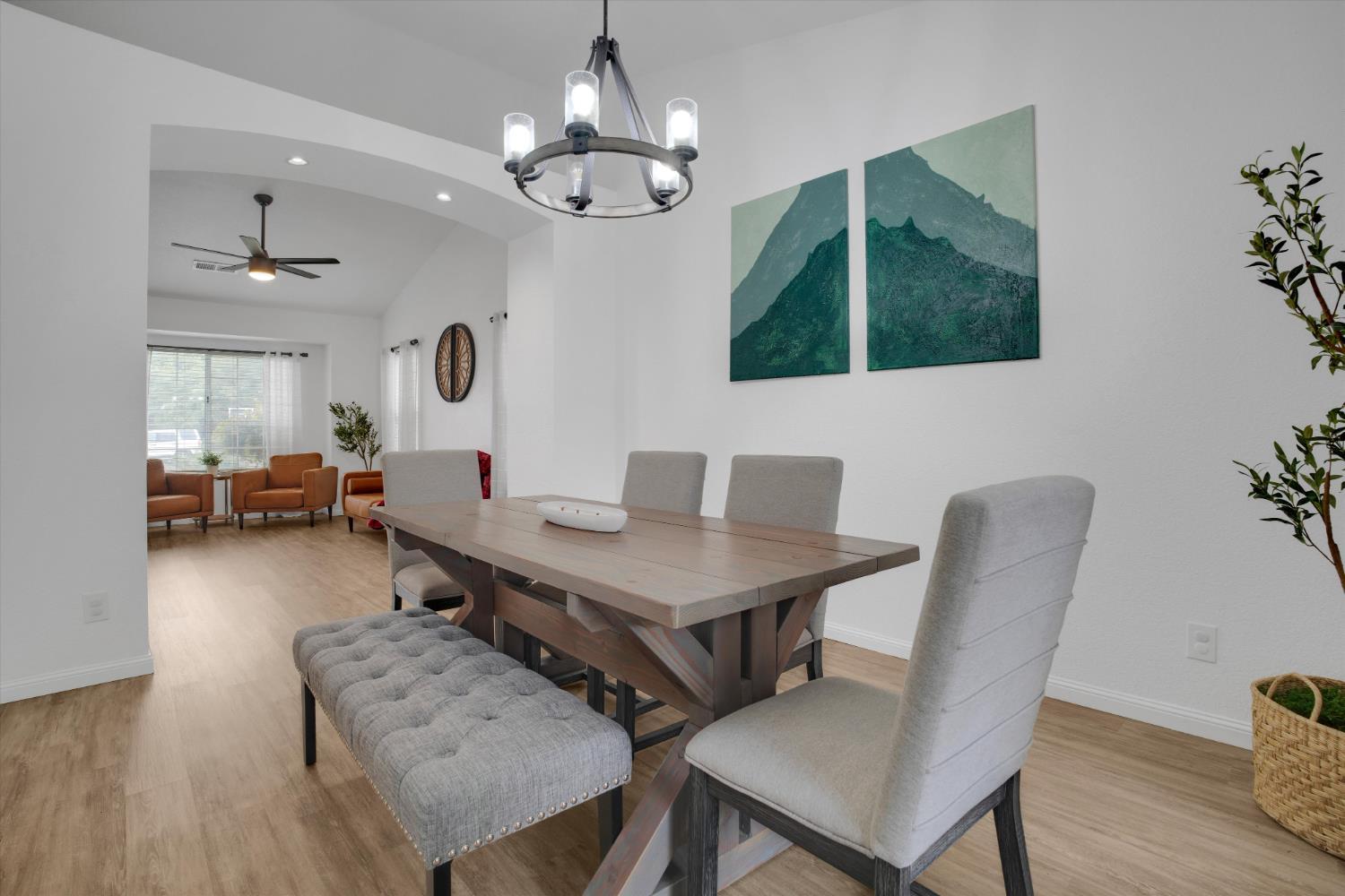 Turlock, California, 95382, United States, 4 Bedrooms Bedrooms, ,3 BathroomsBathrooms,Residential,For Sale,1975222