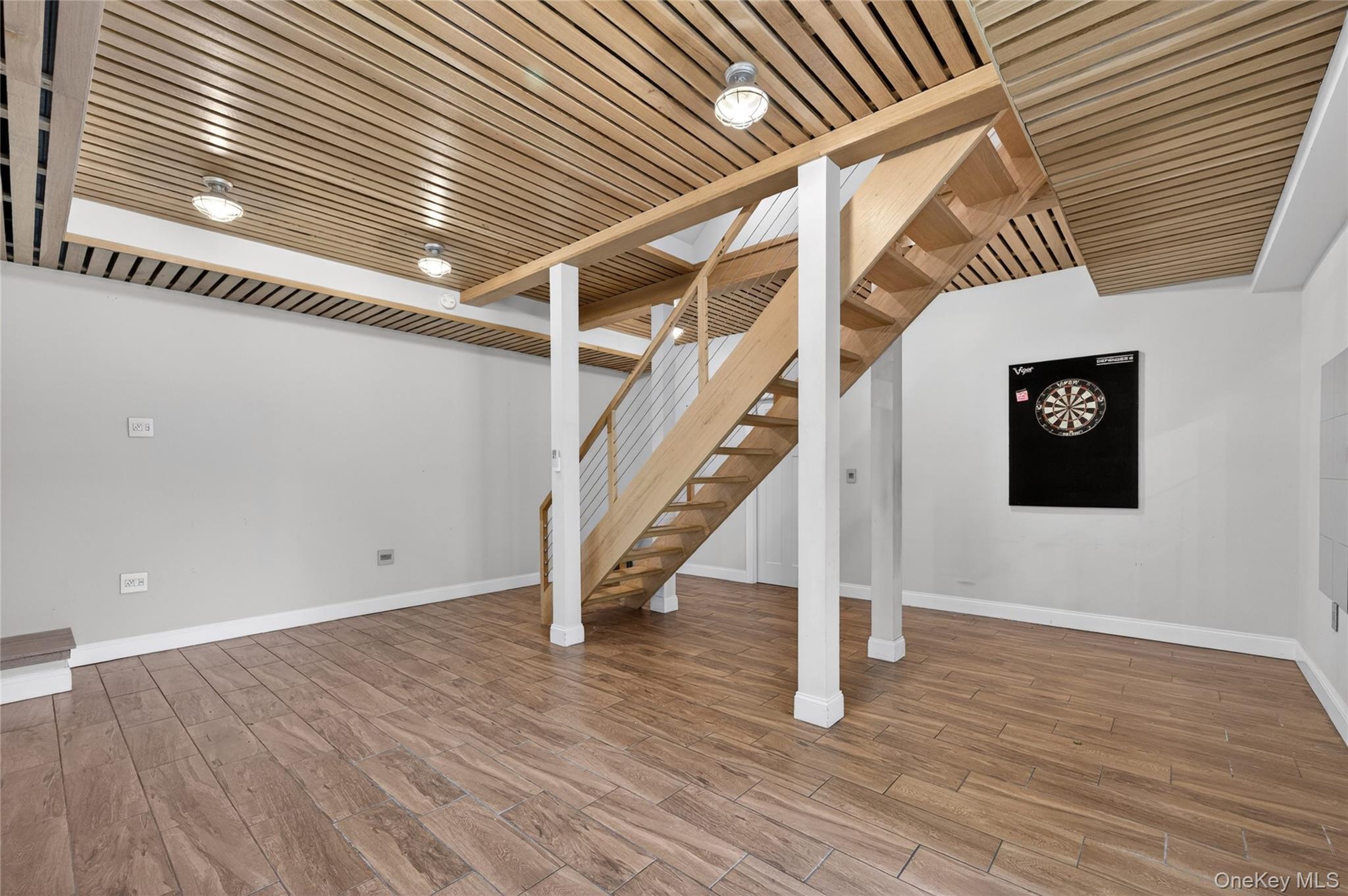  161 Greenway W, New Hyde Park, NY, 11040 - 物件實景