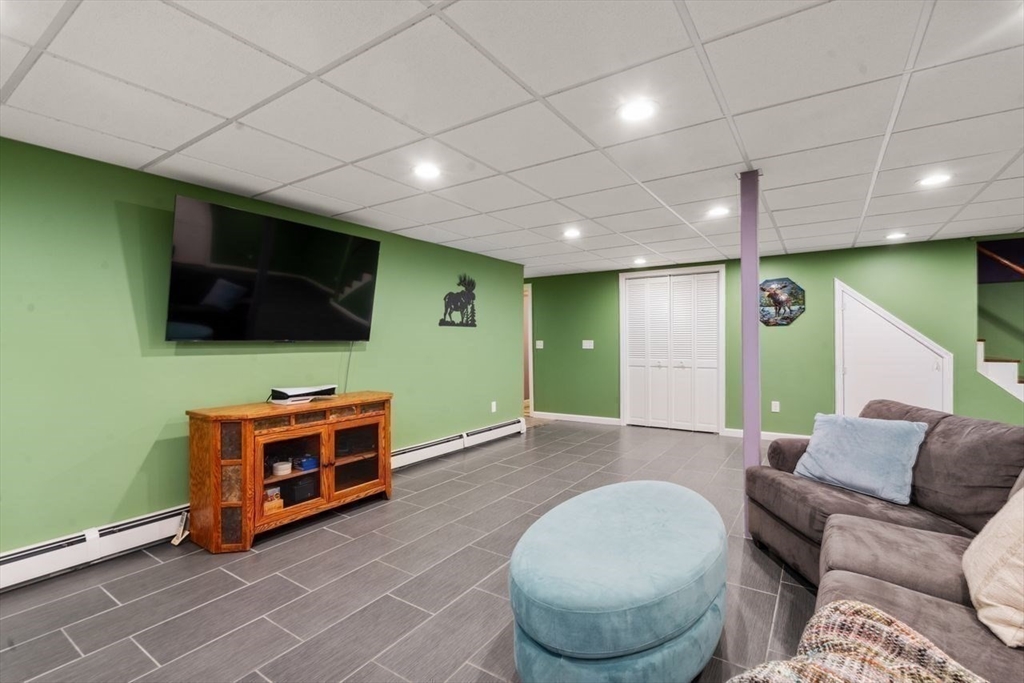 Halifax, Massachusetts, 02338, United States, 3 Bedrooms Bedrooms, ,3 BathroomsBathrooms,Residential,For Sale,1938860